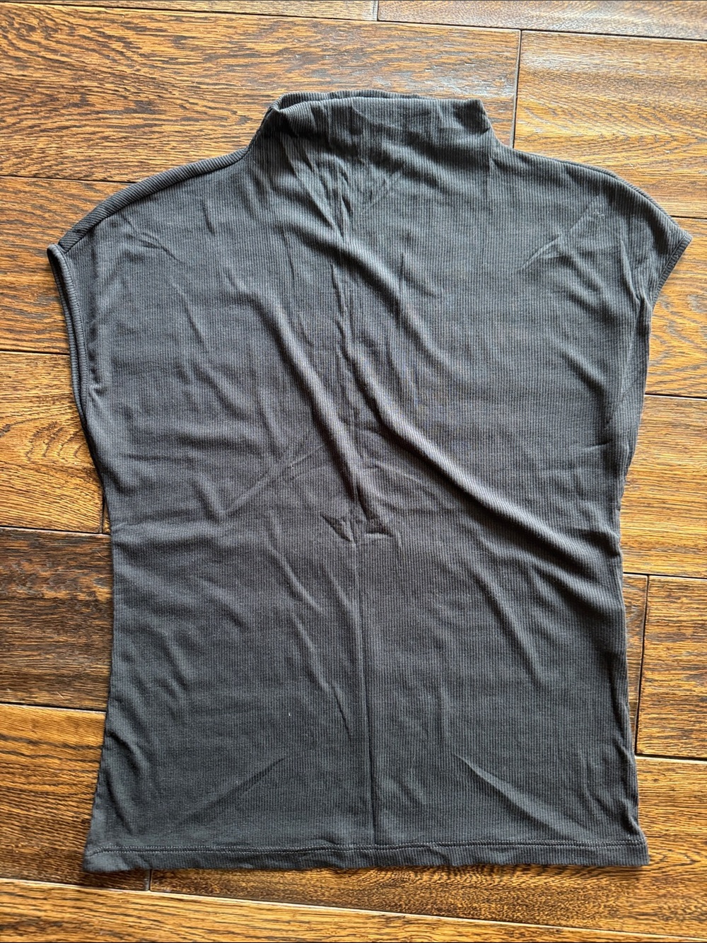 Oak and Fort- Women’s Black Short-Sleeve Mock Neck Top